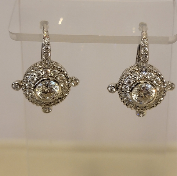 Earrings - Picture 9 of 9